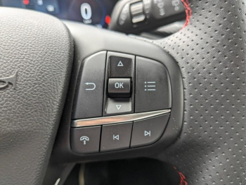 Photo 17 du bon plan FORD Kuga 2.5 Duratec 180ch Hybrid FlexiFuel ST-Line Powershift occasion à 34990 €
