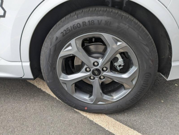 Photo 19 du bon plan FORD Kuga 2.5 Duratec 180ch Hybrid FlexiFuel ST-Line Powershift occasion à 34990 €