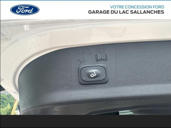Photo 14 du bon plan FORD Kuga 1.5 Flexifuel-E85 150ch Stop&Start Vignale 4x2 BVA Euro6.2 occasion à 20990 €