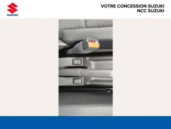 Photo 22 du bon plan SUZUKI Swift 1.2 Hybrid 83ch Pack Auto occasion à 20990 €