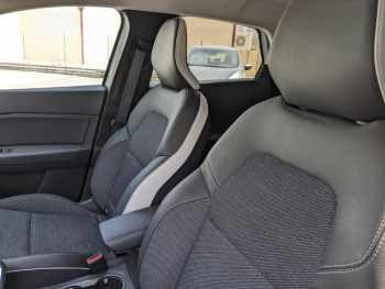 Photo 9 du bon plan RENAULT Captur 1.6 E-Tech hybride 145ch Techno occasion à 20990 €