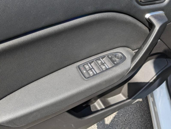 Photo 16 du bon plan RENAULT Captur 1.6 E-Tech hybride 145ch Techno occasion à 20990 €