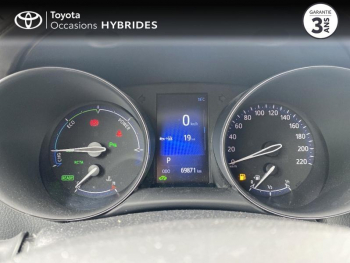 Photo 14 du bon plan TOYOTA C-HR 122h Distinctive 2WD E-CVT RC18 occasion à 17990 €