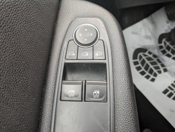 Photo 8 du bon plan RENAULT Clio 1.0 SCe 75ch Zen occasion à 10890 €