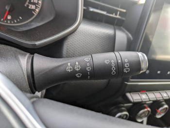 Photo 13 du bon plan RENAULT Clio 1.0 SCe 75ch Zen occasion à 10890 €