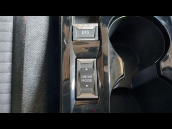 Photo 24 du bon plan PEUGEOT 2008 e-2008 136ch Active Business occasion à 17990 €