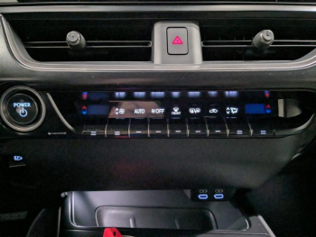 Photo 5 du bon plan LEXUS UX 250h Pack Business 2WD occasion à 26900 €