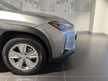 Photo 16 du bon plan LEXUS UX 250h Pack Business 2WD occasion à 26900 €