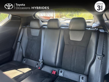 Photo 12 du bon plan TOYOTA C-HR 122h Collection 2WD E-CVT RC18 occasion à 19690 €