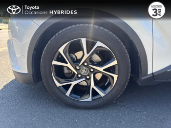 Photo 16 du bon plan TOYOTA C-HR 122h Collection 2WD E-CVT RC18 occasion à 19690 €