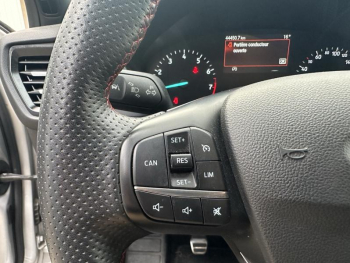 Photo 10 du bon plan FORD Focus 1.0 EcoBoost 125ch mHEV ST-Line occasion à 18590 €