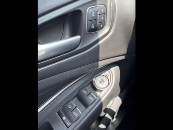 Photo 16 du bon plan FORD Kuga 1.5 Flexifuel-E85 150ch Stop&Start Vignale 170g 4x2 Euro6.2 occasion à 19490 €