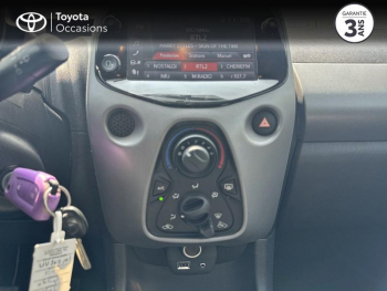 Photo 17 du bon plan TOYOTA Aygo 1.0 VVT-i 72ch x-play x-app 5p MC18 occasion à 10390 €