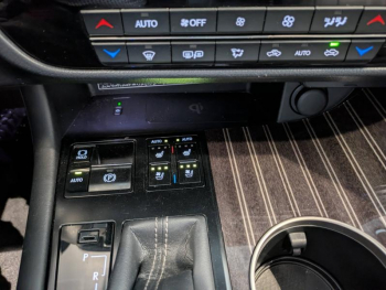 Photo 10 du bon plan LEXUS RX 450h 4WD Executive occasion à 34000 €