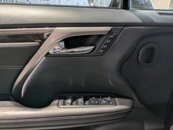 Photo 16 du bon plan LEXUS RX 450h 4WD Executive occasion à 34000 €