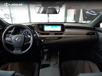 Photo 8 du bon plan LEXUS ES 300h Business MY21 occasion à 26900 €
