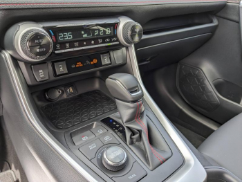 Photo 14 du bon plan SUZUKI Across 2.5 Hybride Rechargeable 306ch Pack 2024 occasion à 36990 €