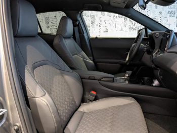 Photo 13 du bon plan LEXUS UX 300h Luxe 2WD occasion à 37900 €
