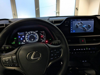 Photo 4 du bon plan LEXUS UX 250h Luxe 2WD occasion à 30900 €