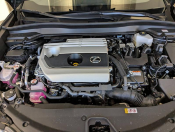 Photo 20 du bon plan LEXUS UX 250h Luxe 2WD occasion à 30900 €