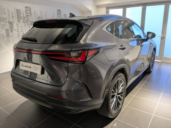 Photo 19 du bon plan LEXUS NX 450h+ Executive 4WD MY24 occasion à 55900 €