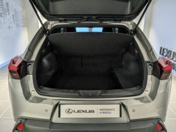 Photo 14 du bon plan LEXUS UX 250h F SPORT Design 2WD occasion à 29900 €