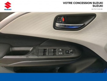 Photo 6 du bon plan SUZUKI Swift 1.2 Dualjet Hybrid 83ch Pack avec Accoudoir et chargeur induction occasion à 17990 €