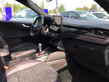 Photo 13 du bon plan FORD Kuga 2.0 EcoBlue 150ch mHEV ST-Line X occasion à 23990 €