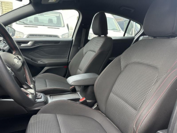 Photo 6 du bon plan FORD Focus 1.0 EcoBoost 125ch mHEV ST-Line occasion à 18590 €