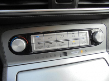 Photo 22 du bon plan HYUNDAI Kona Electric 136ch Creative Euro6d-T EVAP occasion à 15900 €