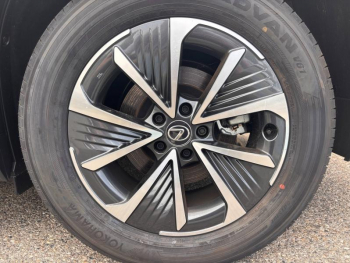 Photo 4 du bon plan LEXUS RZ 450e Luxe occasion à 48990 €