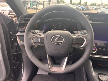 Photo 15 du bon plan LEXUS RZ 450e Luxe occasion à 48990 €