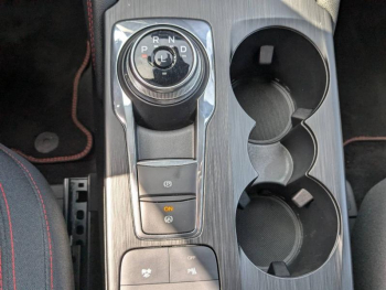 Photo 15 du bon plan FORD Kuga 2.5 Duratec 190ch FHEV E85 ST-Line BVA occasion à 29900 €
