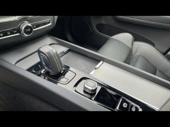 Photo 17 du bon plan VOLVO XC60 T6 AWD 253 + 87ch R-Design Geartronic occasion à 40900 €