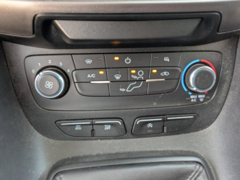 Photo 15 du bon plan FORD Tourneo Connect 1.5 EcoBlue 120ch Stop&Start Trend occasion à 13590 €