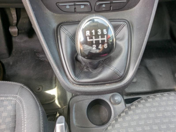 Photo 16 du bon plan FORD Tourneo Connect 1.5 EcoBlue 120ch Stop&Start Trend occasion à 13590 €