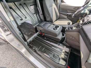 Photo 23 du bon plan FORD Tourneo Connect 1.5 EcoBlue 120ch Stop&Start Trend occasion à 13590 €