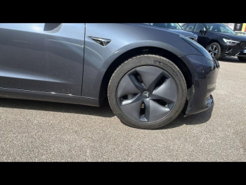 Photo 4 du bon plan TESLA Model 3 Long-Range Dual Motor AWD occasion à 21990 €