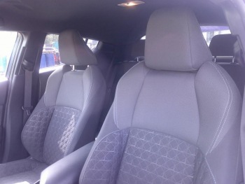 Photo 15 du bon plan TOYOTA C-HR 122h Edition 2WD E-CVT MY20 occasion à 21900 €