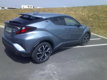 Photo 21 du bon plan TOYOTA C-HR 122h Edition 2WD E-CVT MY20 occasion à 21900 €