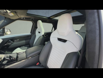 Photo 6 du bon plan LAND-ROVER Range Rover Sport 4.4 P635 635ch MHEV Dynamic SV Edit One Obsidian Black Gloss occasion à 299900 €