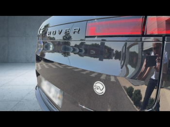 Photo 15 du bon plan LAND-ROVER Range Rover Sport 4.4 P635 635ch MHEV Dynamic SV Edit One Obsidian Black Gloss occasion à 299900 €
