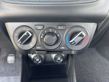 Photo 13 du bon plan SUZUKI Swift 1.2 Dualjet Hybrid 83ch Avantage occasion à 11990 €