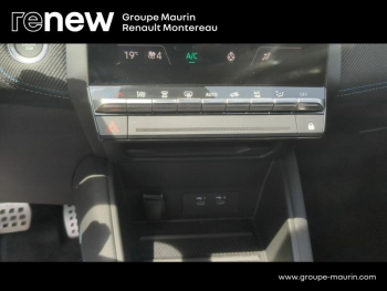 Photo 24 du bon plan RENAULT Captur 1.6 E-Tech full hybrid 145ch esprit Alpine occasion à 29490 €