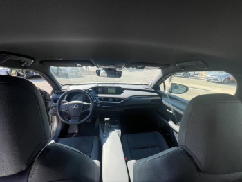 Photo 12 du bon plan LEXUS UX 250h 2WD Pack MY20 occasion à 24800 €
