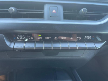 Photo 19 du bon plan LEXUS UX 250h 2WD Pack MY20 occasion à 24800 €