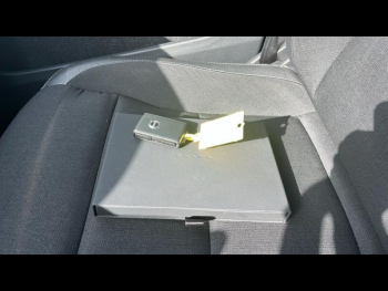 Photo 17 du bon plan VOLVO XC40 D3 AdBlue 150ch Momentum Geartronic 8 occasion à 22900 €