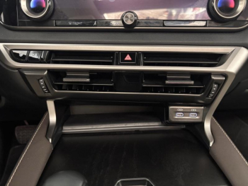 Photo 26 du bon plan LEXUS RX 450h+ Executive 4WD MY24 occasion à 72900 €