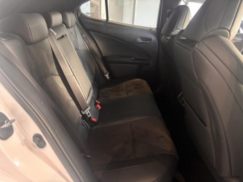 Photo 9 du bon plan LEXUS UX 250h 2WD F SPORT MY19 occasion à 25990 €