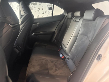 Photo 10 du bon plan LEXUS UX 250h 2WD F SPORT MY19 occasion à 25990 €